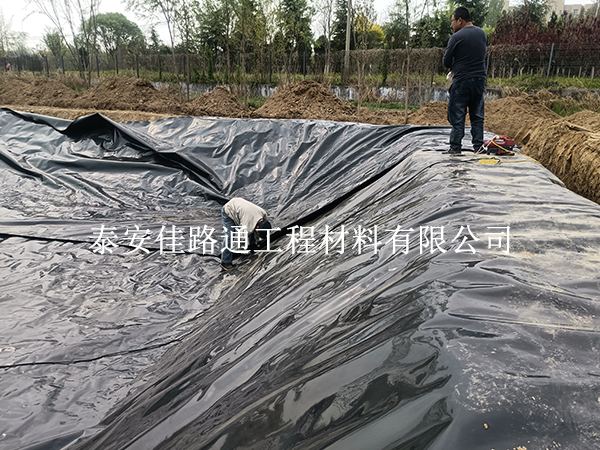 復合防滲土工膜的施工方式方法:打造高效防水工程 復合防滲土工膜的施工方式方法:打造高效防水工程