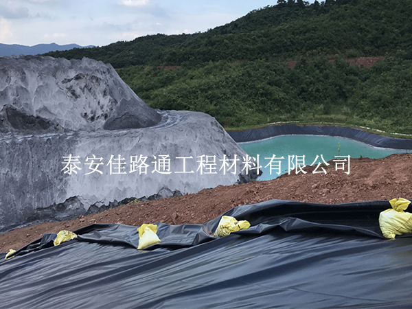 污水處理防滲膜為啥要覆土？這4個關鍵原因得搞懂